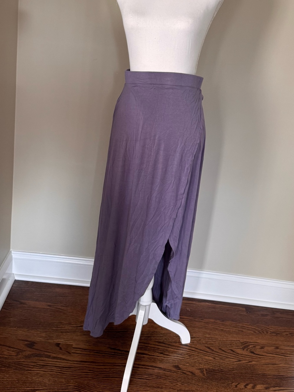 Women’s Lavender Maxi Skirt with Side Slit
